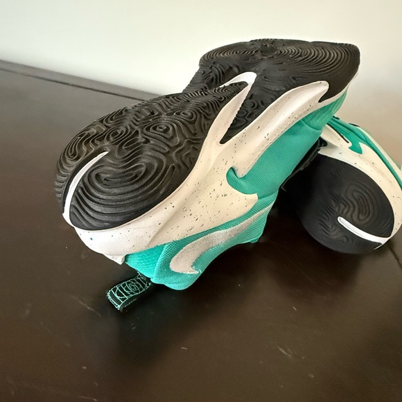 Nike Sneakers Size 8 1/2 - Picture 6 of 16